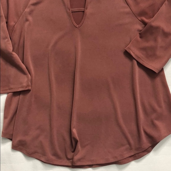 3/4 sleeve top - Picture 2 of 2